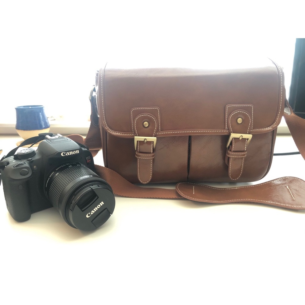 Beautiful camel colored camera bag 📸💗
